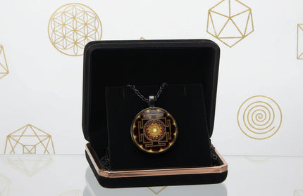 Elegant Sri Lanka Geometric Pendant