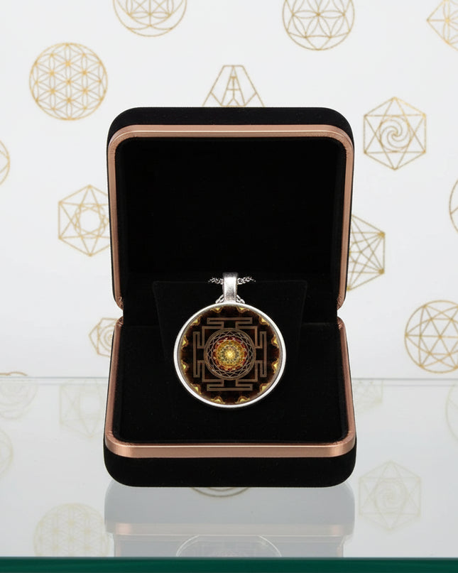 Elegant Sri Lanka Geometric Pendant